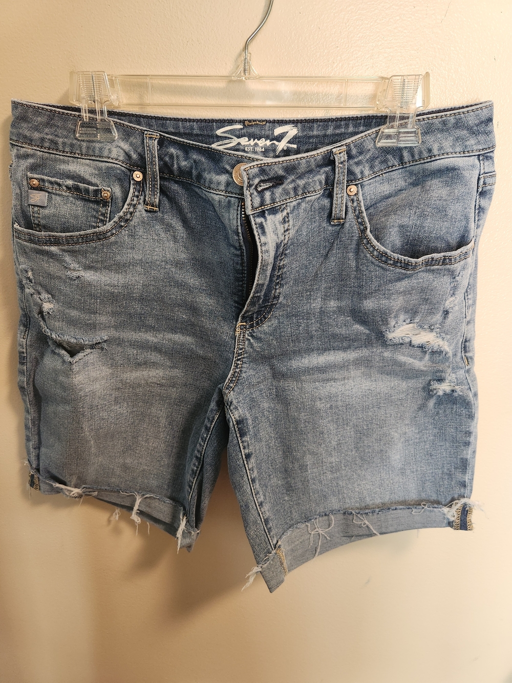 Seven7 Women's Light Wash Distressed Rolled-Hem Jean Shorts